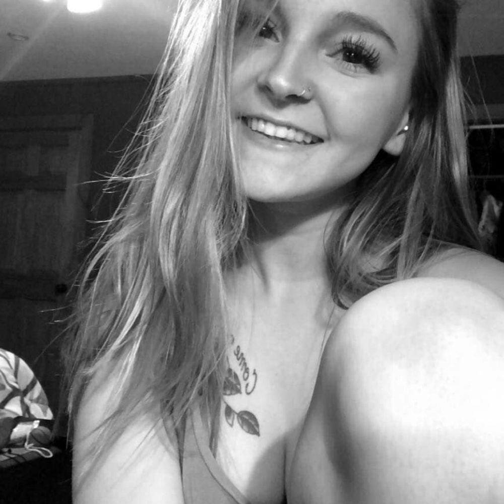 Meet your Posher, Johnalyn